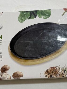 Antonino Collection Iron Fajita Pan Set Wooden Serving Base NEW In Box